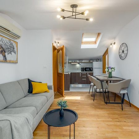 Apartments Bellissima Funtana Luaran gambar