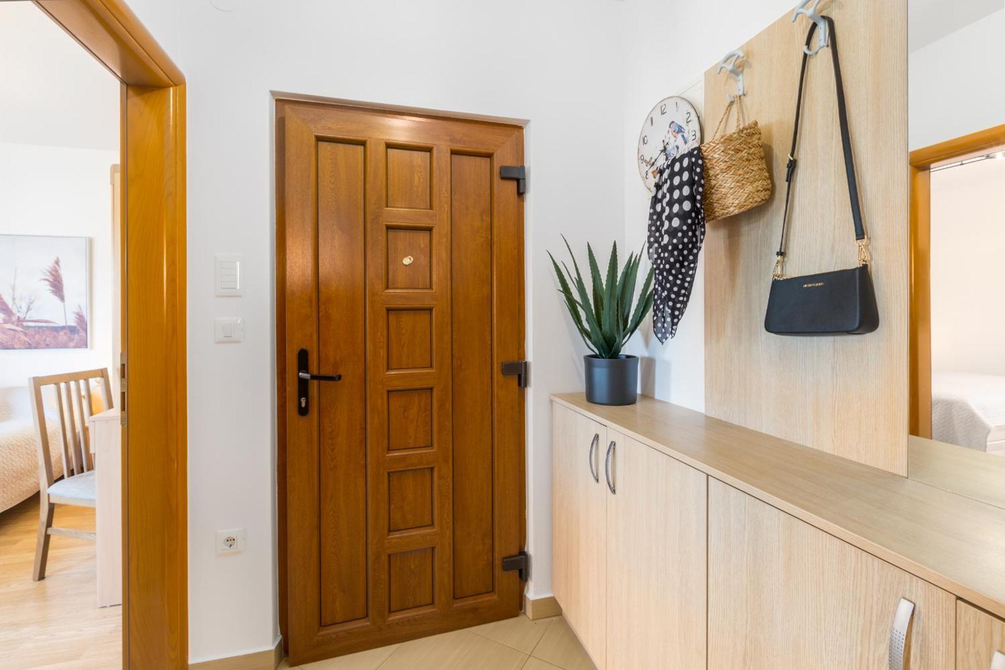 Apartments Bellissima Funtana Luaran gambar