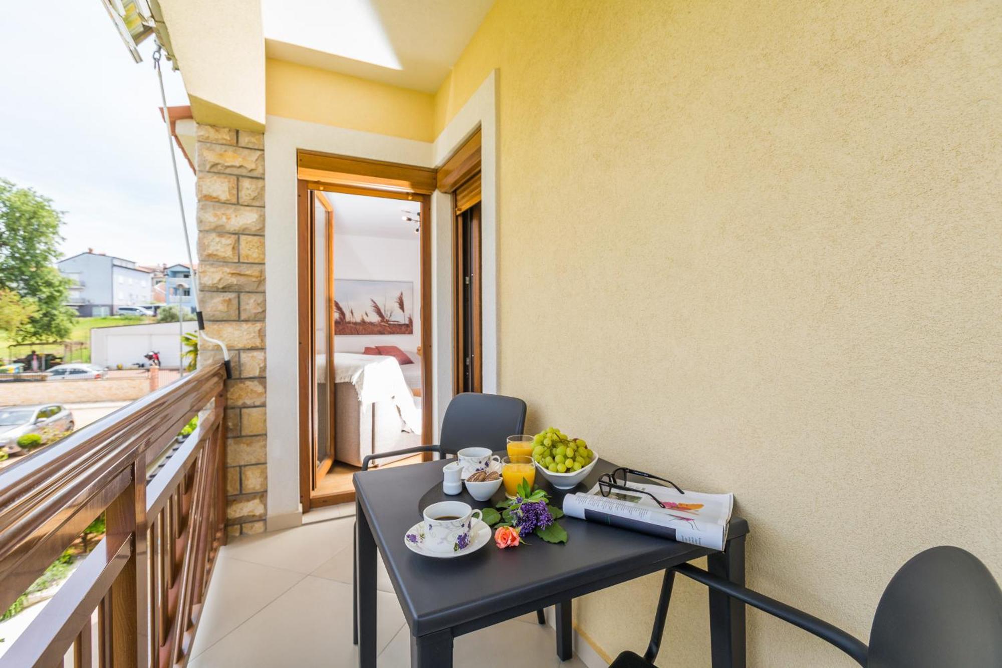 Apartments Bellissima Funtana Luaran gambar