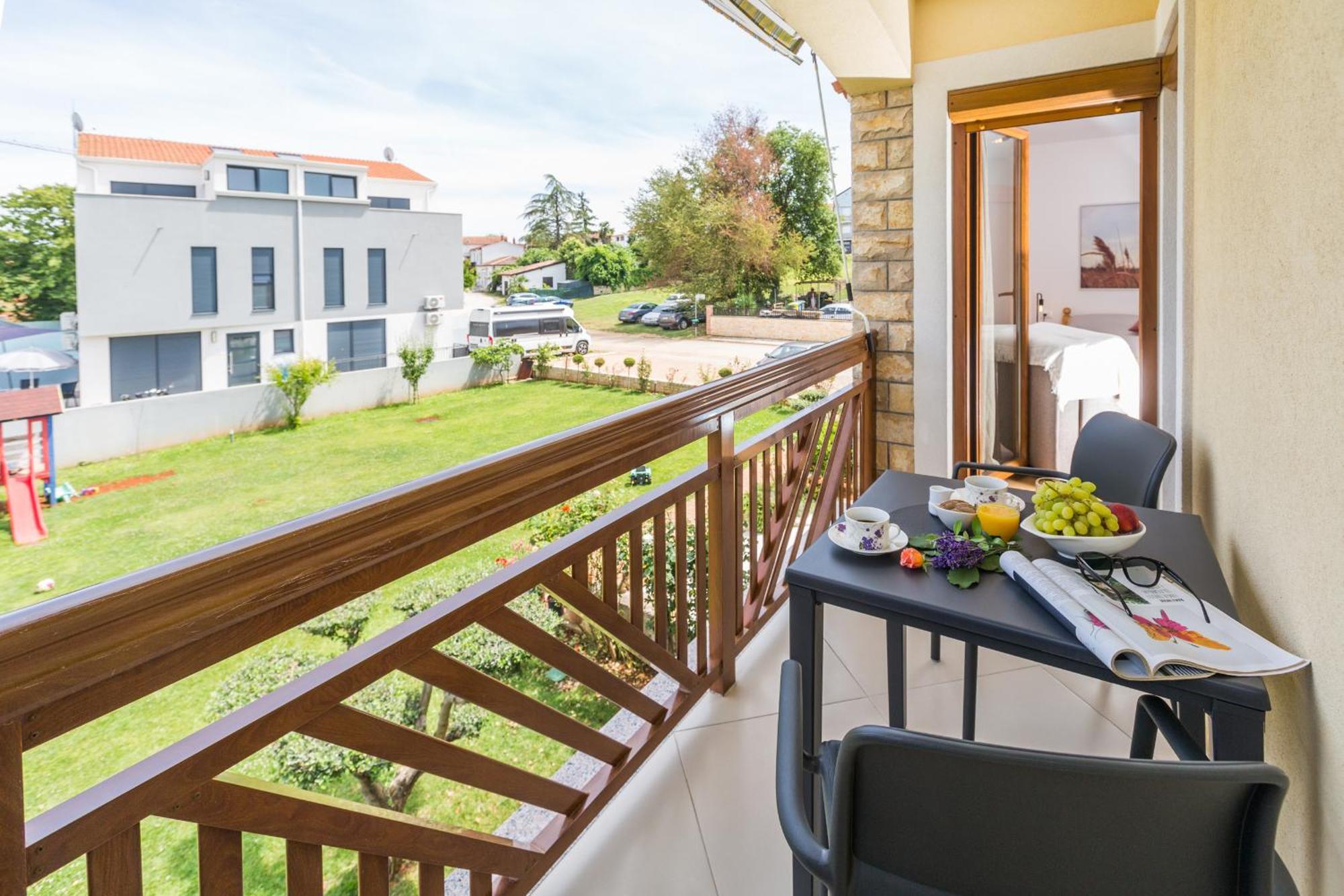 Apartments Bellissima Funtana Luaran gambar