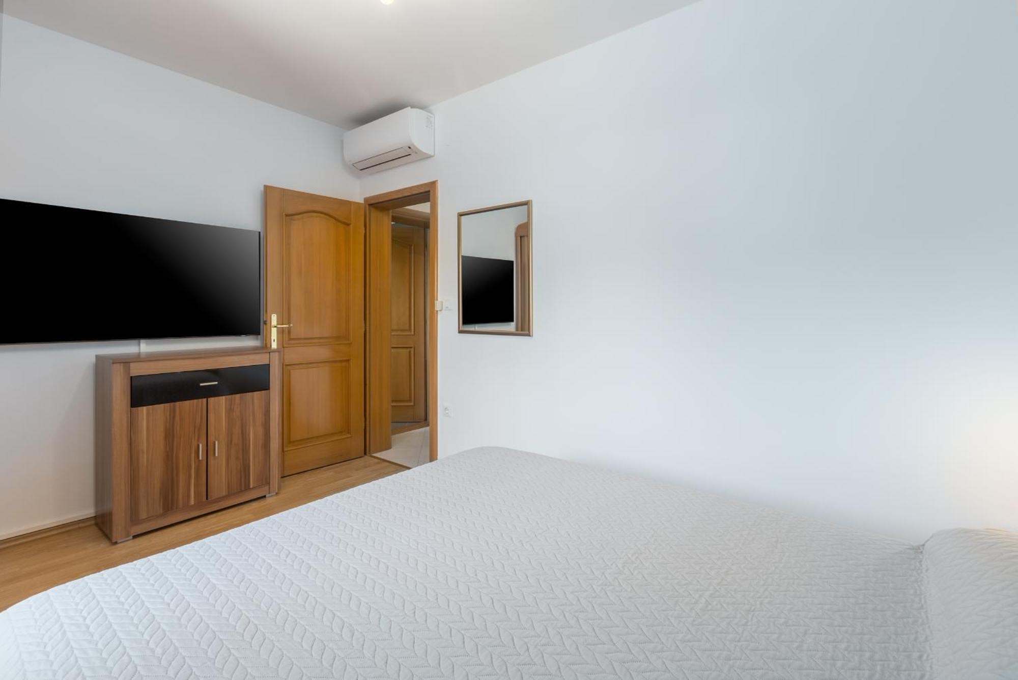 Apartments Bellissima Funtana Luaran gambar