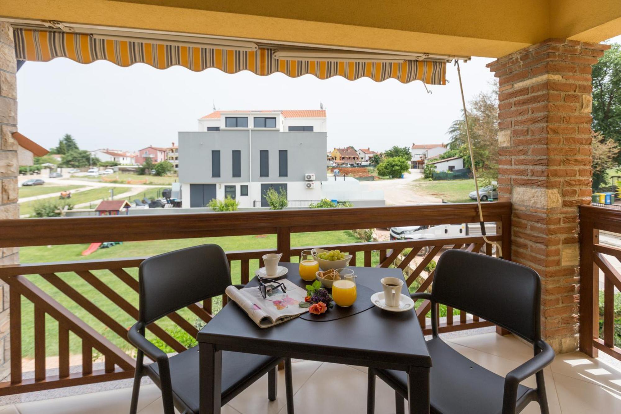 Apartments Bellissima Funtana Luaran gambar