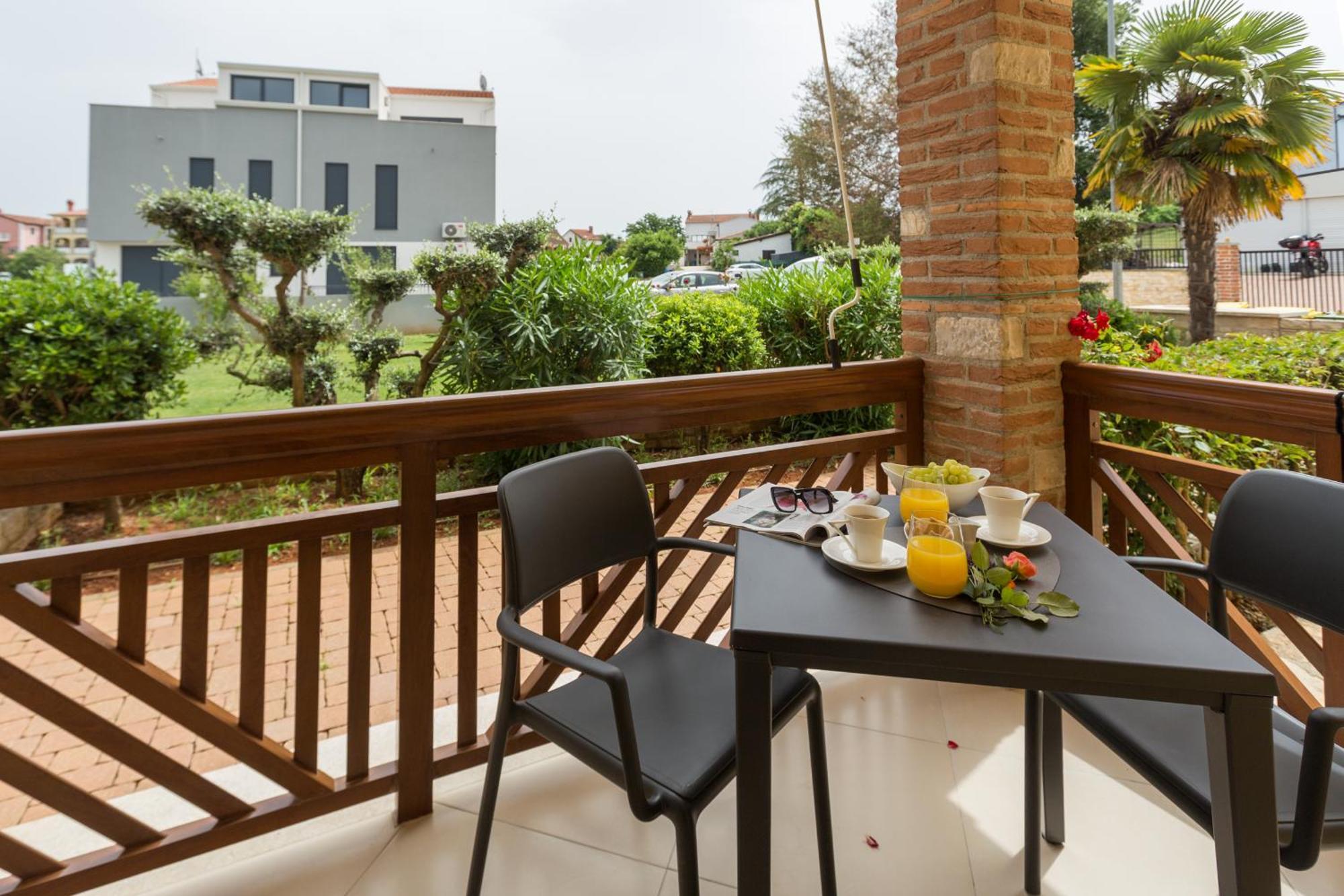 Apartments Bellissima Funtana Luaran gambar