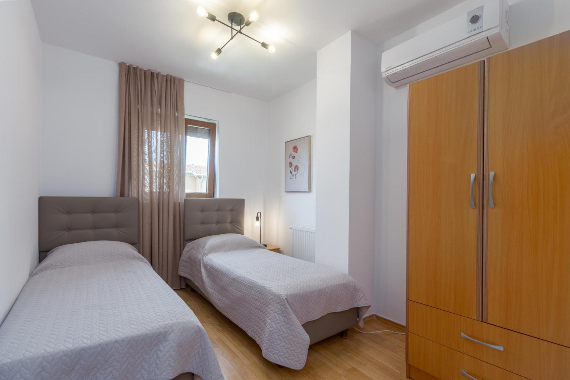 Apartments Bellissima Funtana Luaran gambar