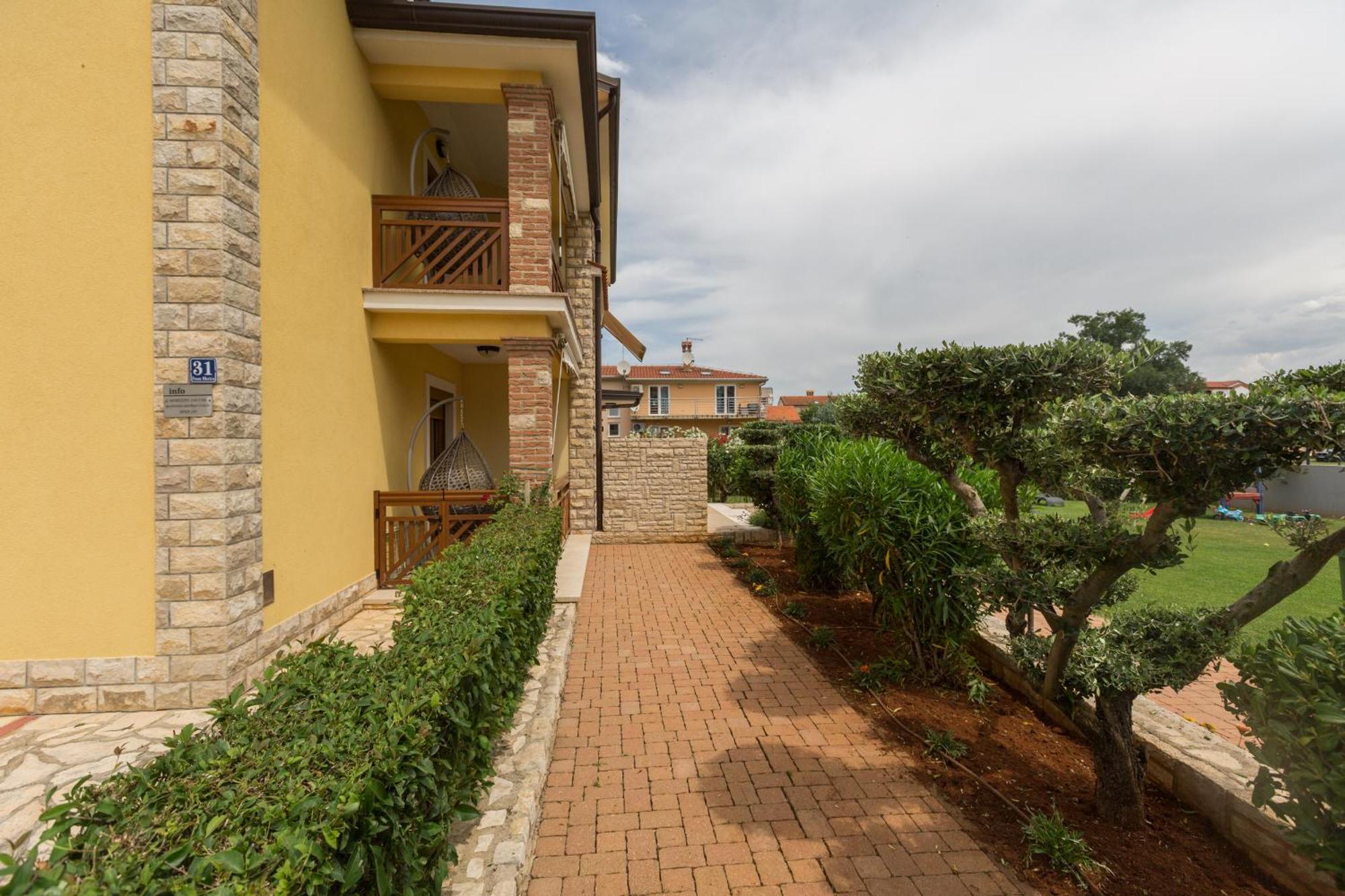 Apartments Bellissima Funtana Luaran gambar
