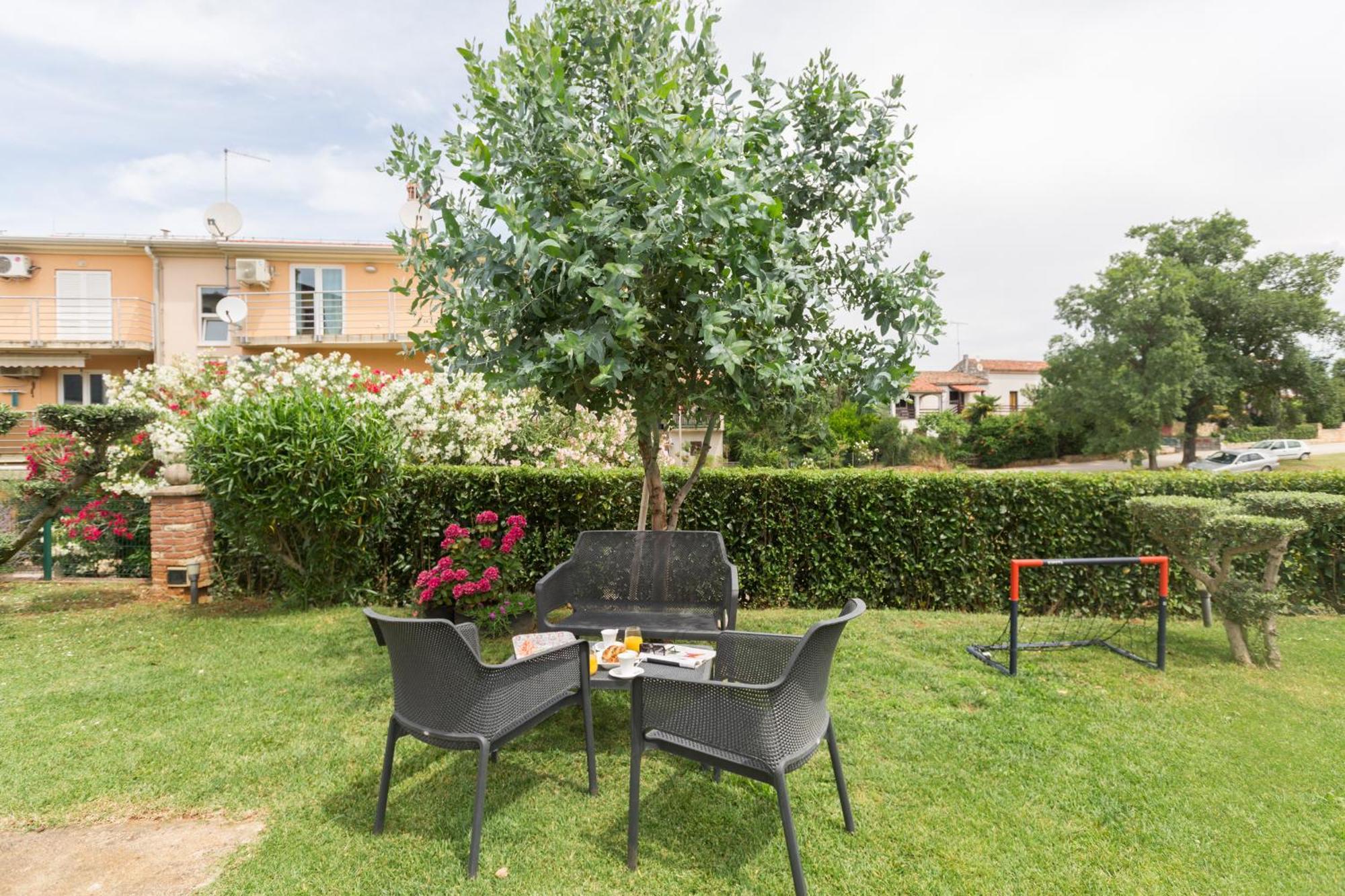 Apartments Bellissima Funtana Luaran gambar